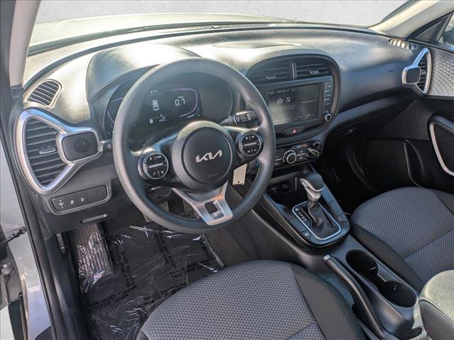 Used 2025 Kia Soul LX w/ LX Technology Package image 10