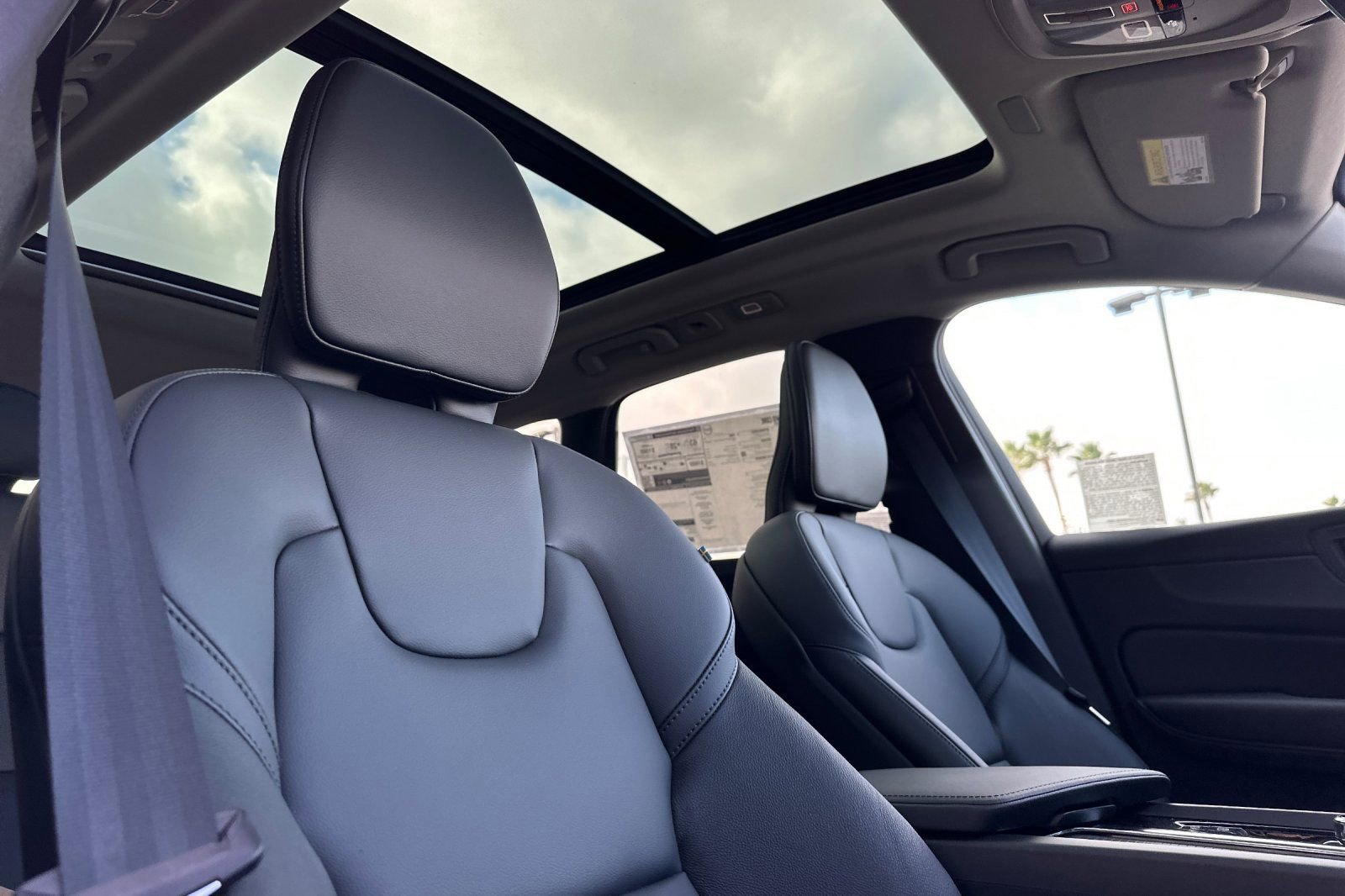 New 2025 Volvo XC60 T8 Core w/ Protection Package Premier AWD/4WD image 18