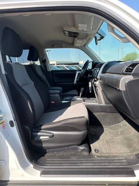 Used 2014 Toyota 4Runner SR5 RWD image 31