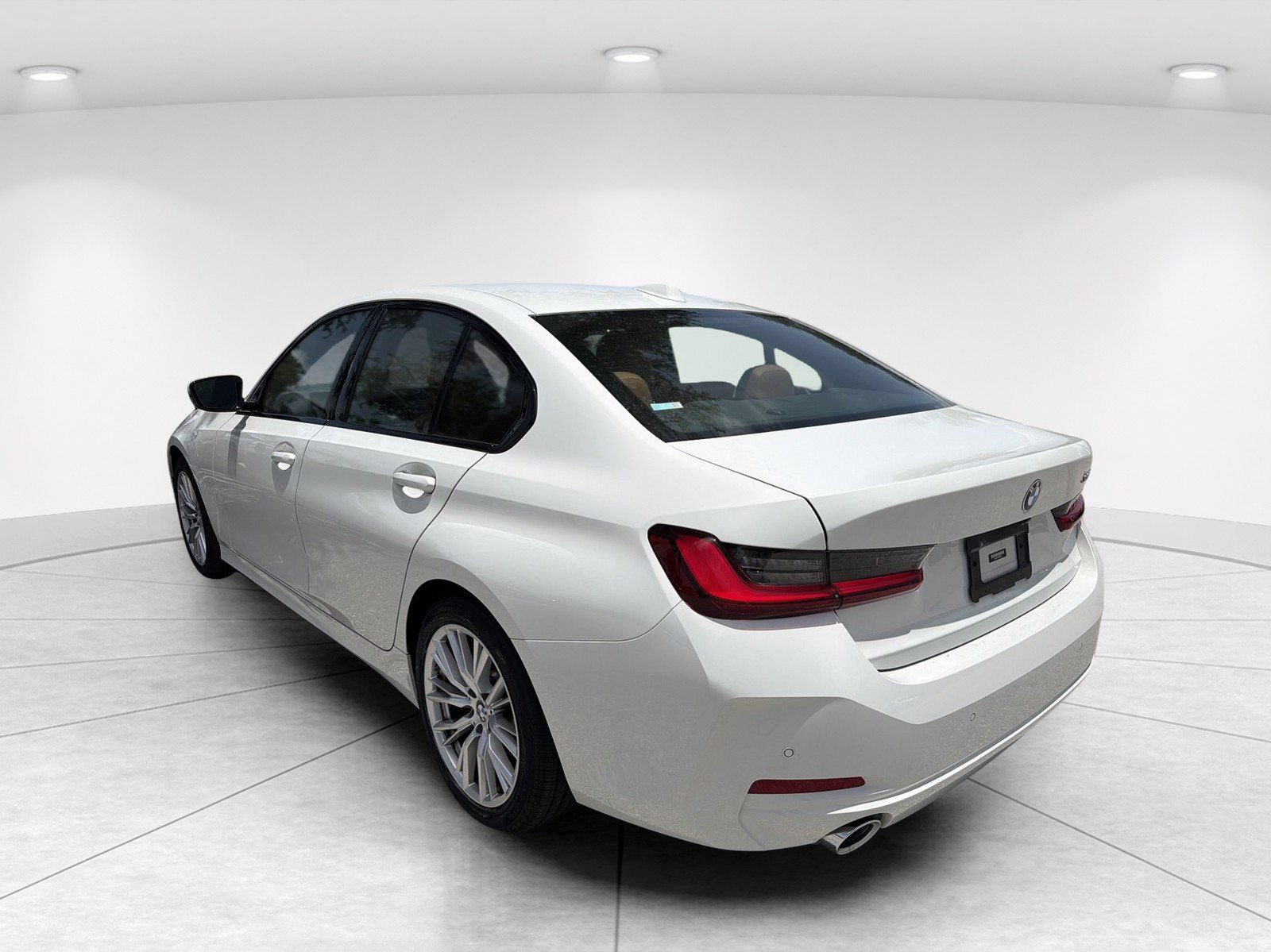 Used 2023 BMW 330i Sedan w/ Driving Assistance Package RWD image 6
