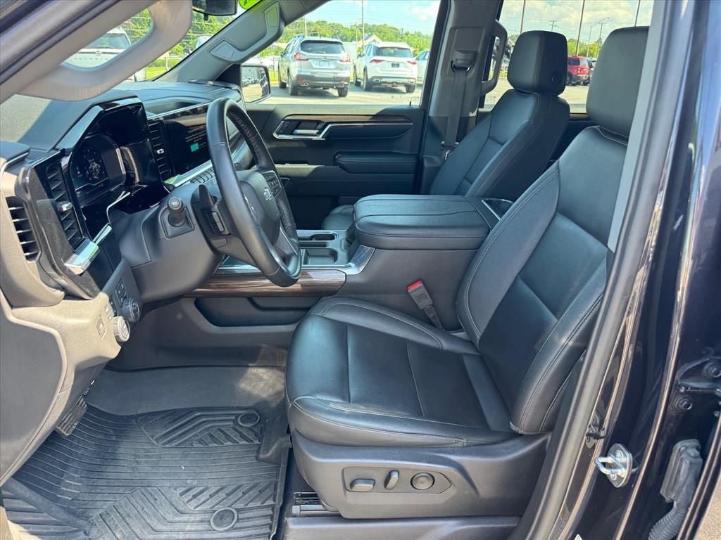 Used 2024 Chevrolet Silverado 1500 LT Trail Boss w/ LT Trail Boss Premium Package AWD/4WD image 13
