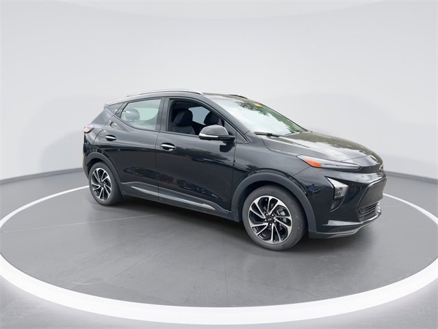 Used 2022 Chevrolet Bolt EUV Premier w/ Sun & Sound Package image 2