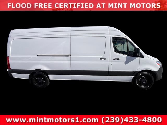 Used 2025 Mercedes-Benz Sprinter 2500 image 10