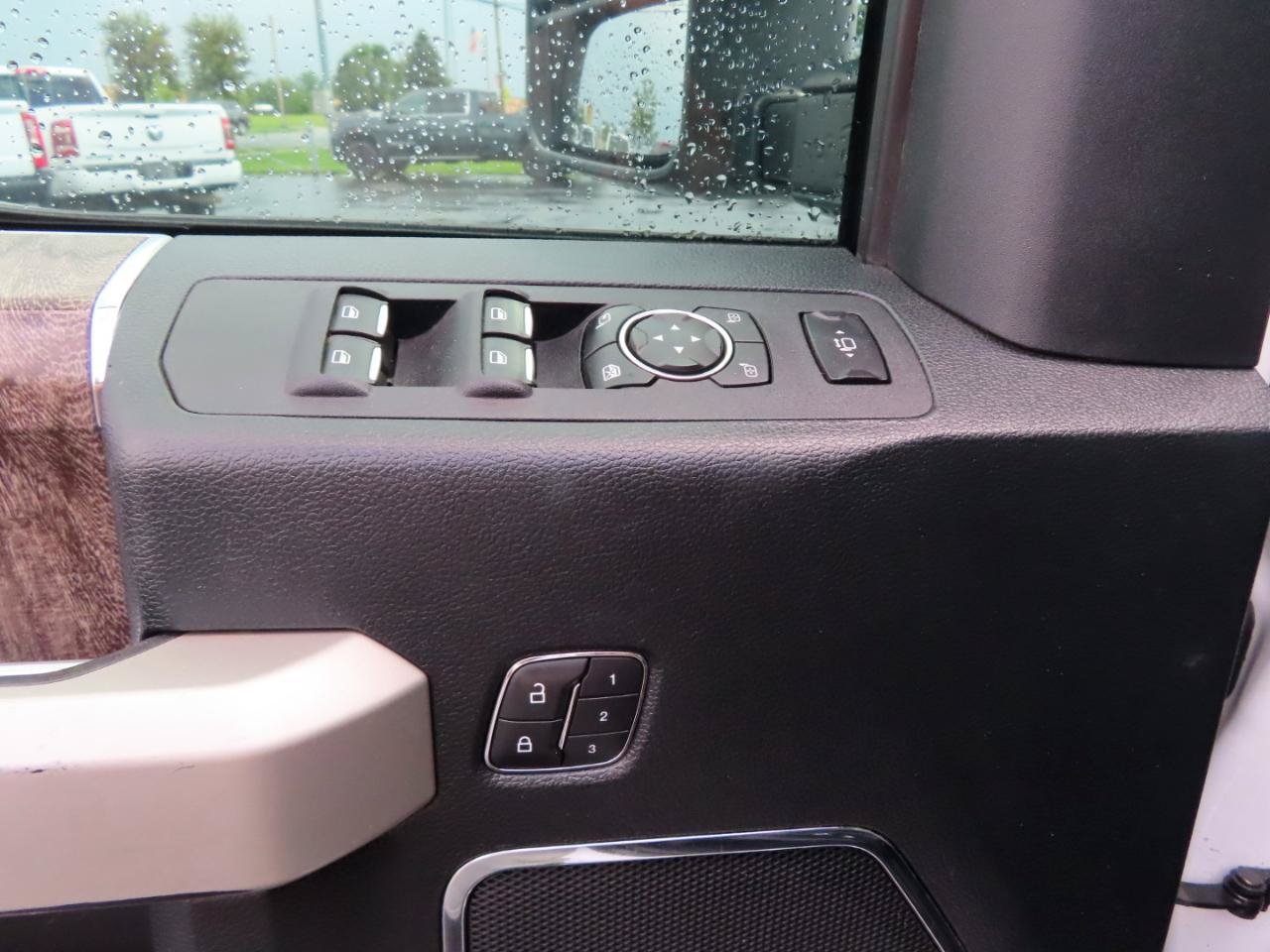 Used 2018 Ford F350 4x4 Crew Cab Super Duty image 29