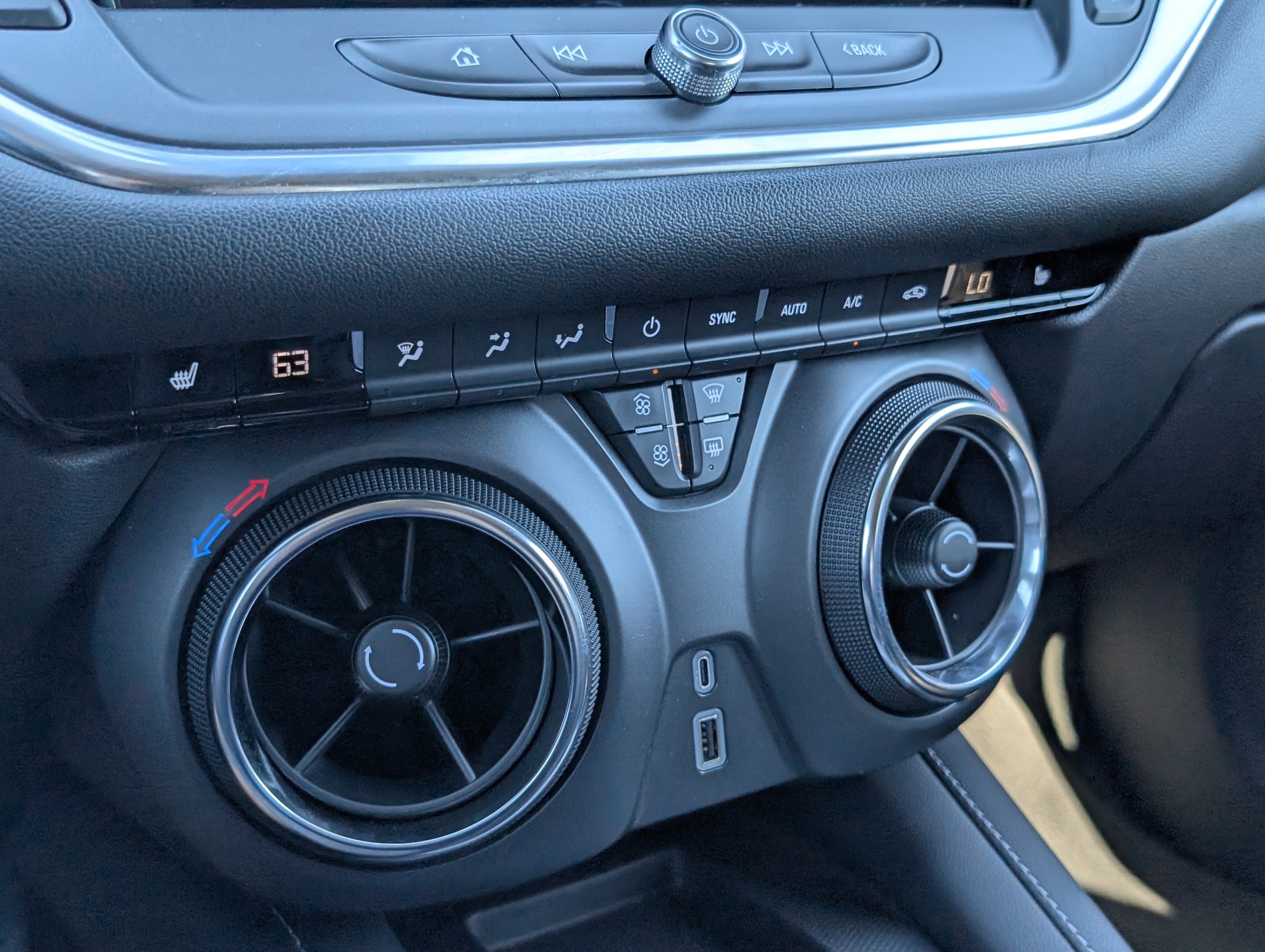 Used 2024 Chevrolet Blazer LT w/ Convenience Package FWD image 16