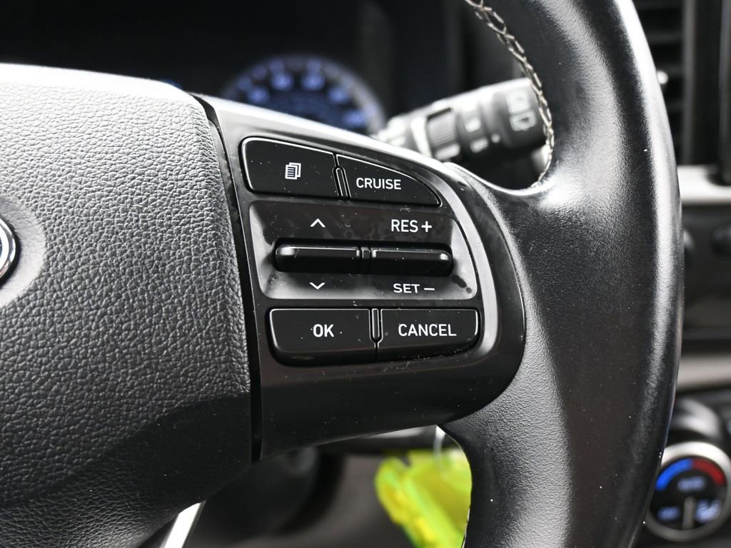 Used 2022 Hyundai Venue SEL image 23