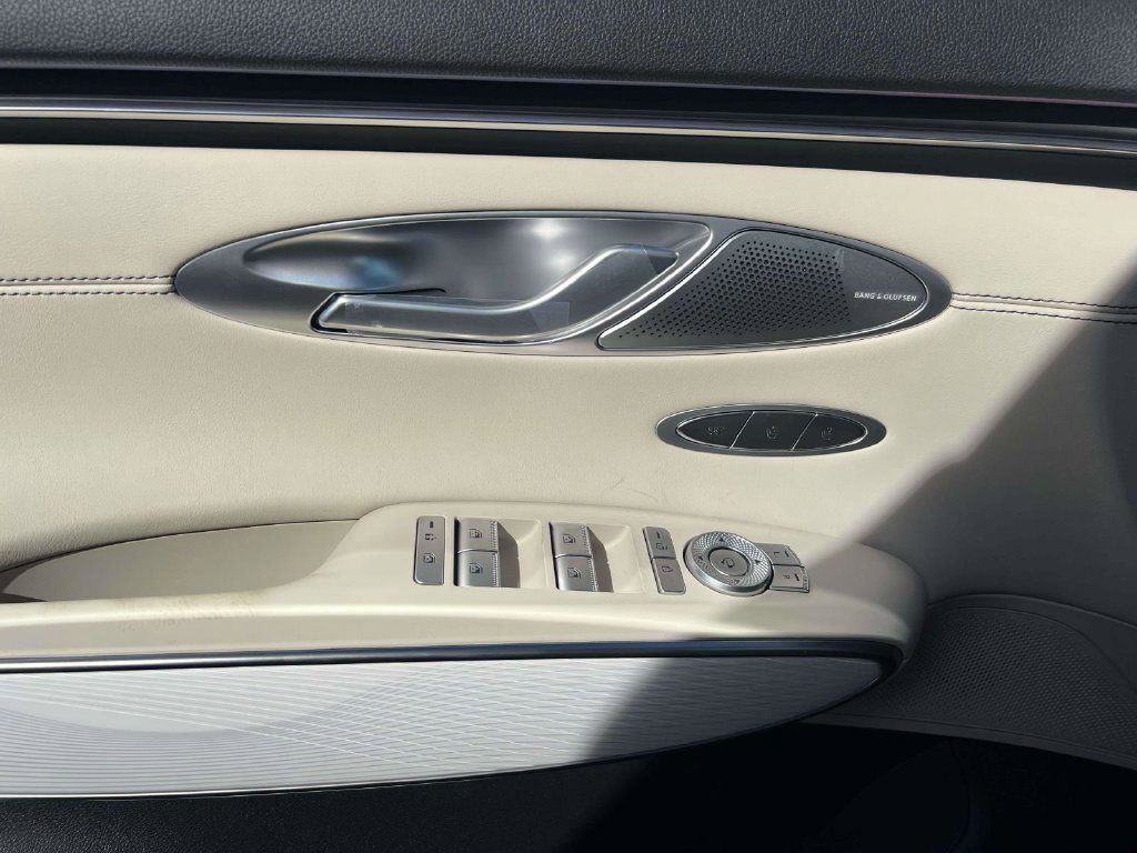 New 2027 Genesis GV70 2.5T Advanced AWD/4WD image 33