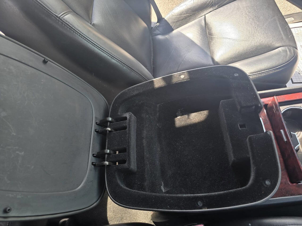 Used 2008 Cadillac Escalade EXT image 32