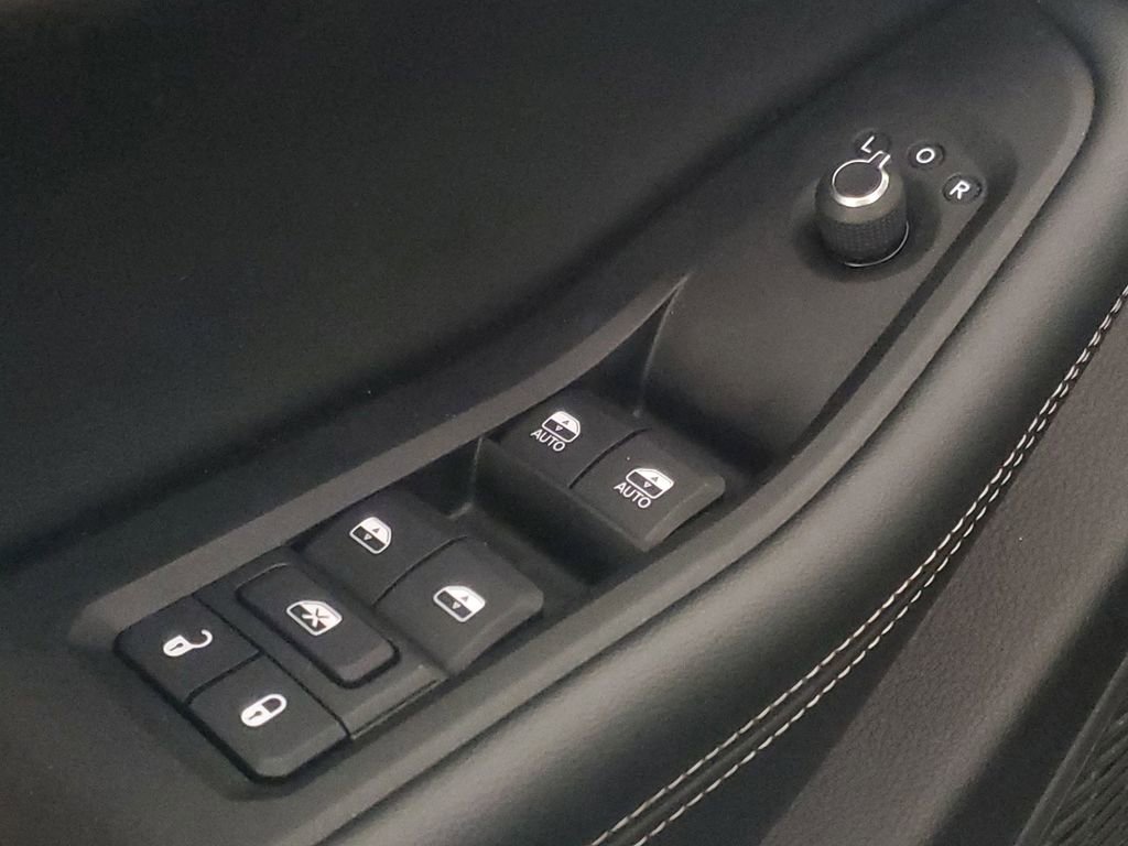 Used 2024 Jeep Grand Cherokee L Laredo w/ Trailer Tow Package image 13