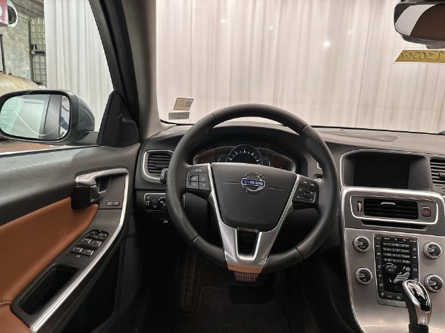 Used 2017 Volvo S60 T5 Inscription AWD/4WD image 15