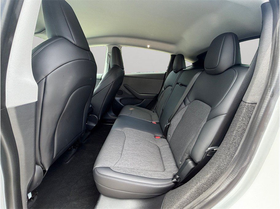 Used 2026 Tesla Model Y 2WD image 30