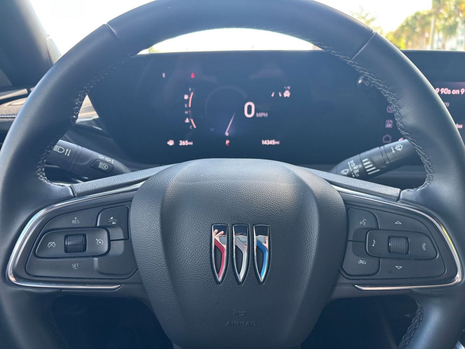 Used 2025 Buick Envista Sport Touring image 28