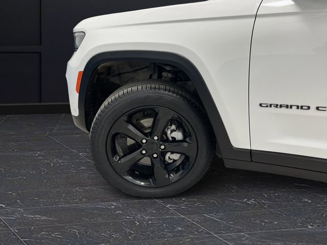 Used 2023 Jeep Grand Cherokee Limited w/ Luxury Tech Group II image 36