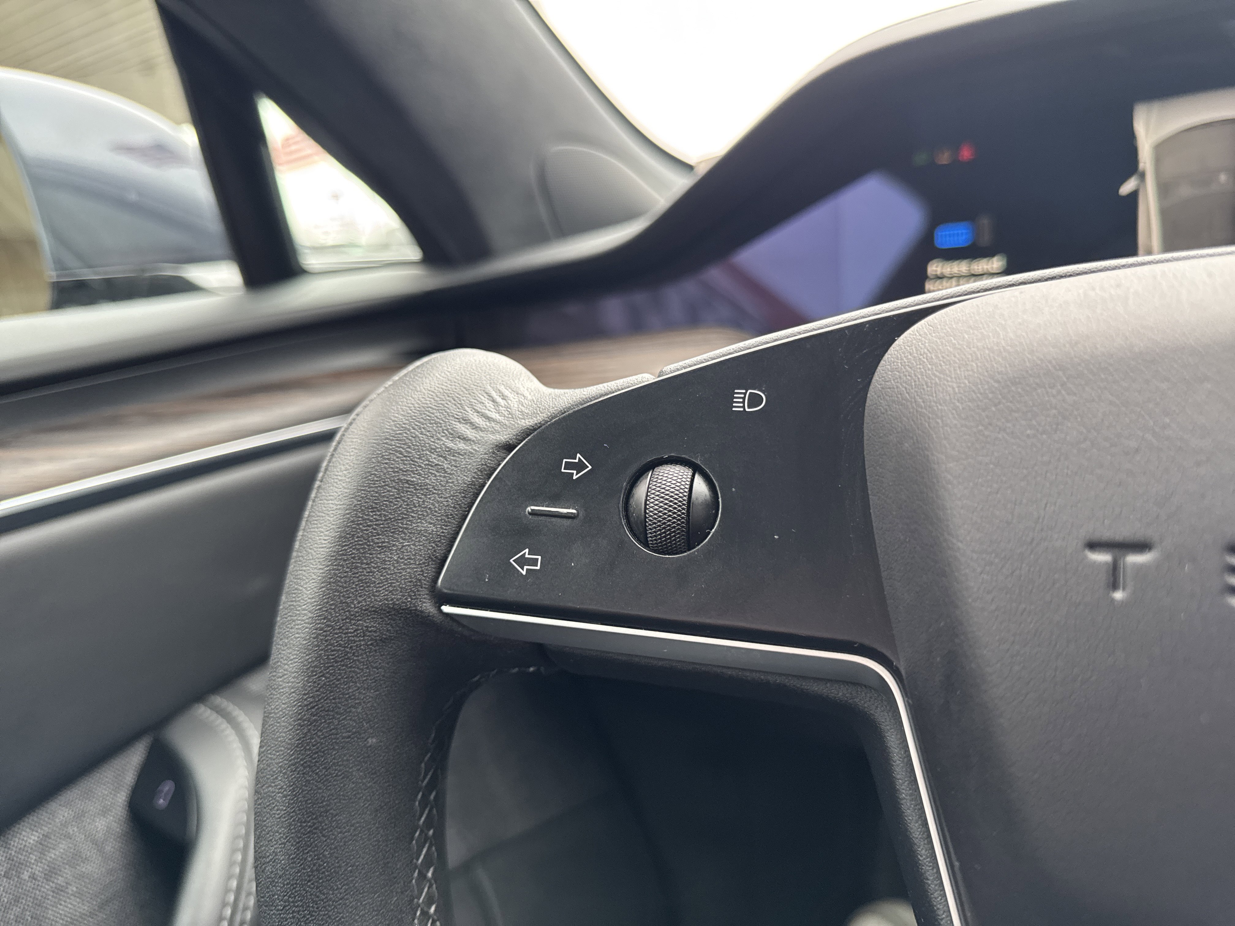 Used 2022 Tesla Model S image 17