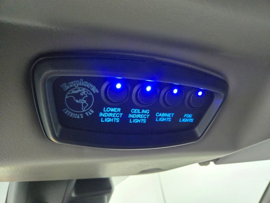 Used 2021 Chevrolet Express 2500 w/ Enhanced Convenience Package image 27