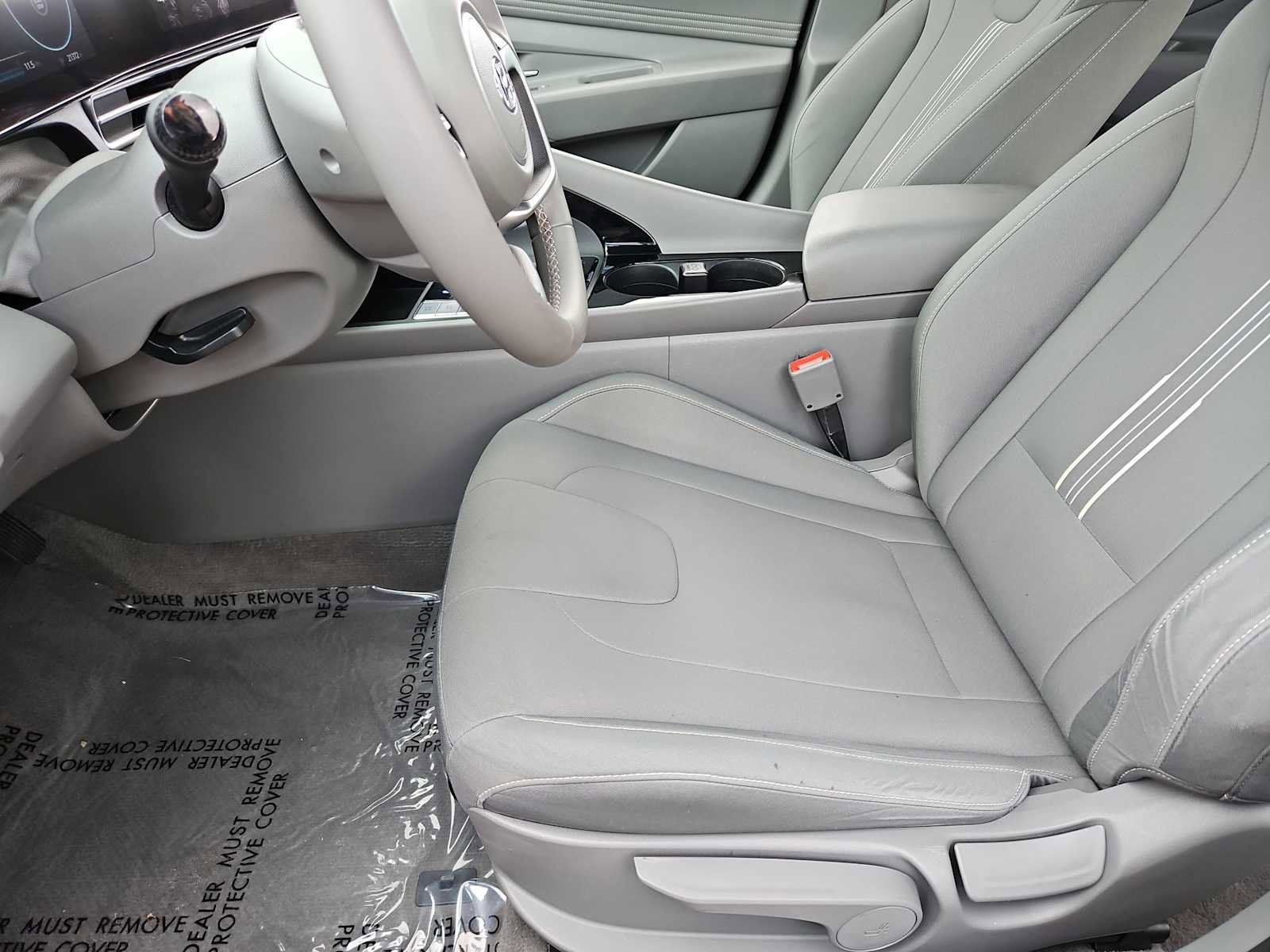 Certified 2023 Hyundai Elantra SEL w/ Convenience Package image 16