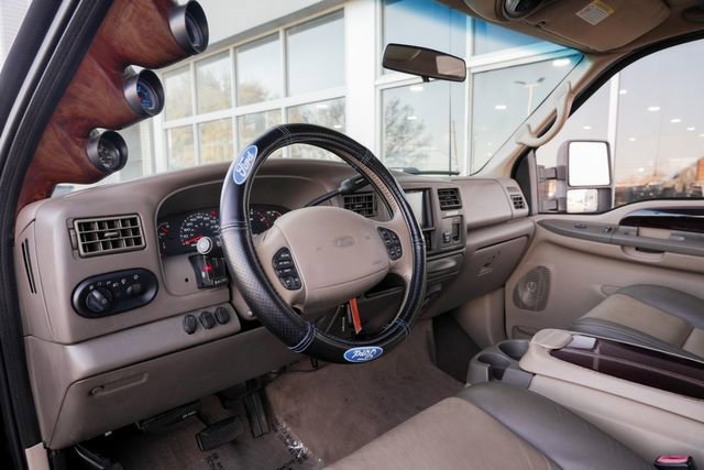 Used 2002 Ford Excursion Limited AWD/4WD image 26