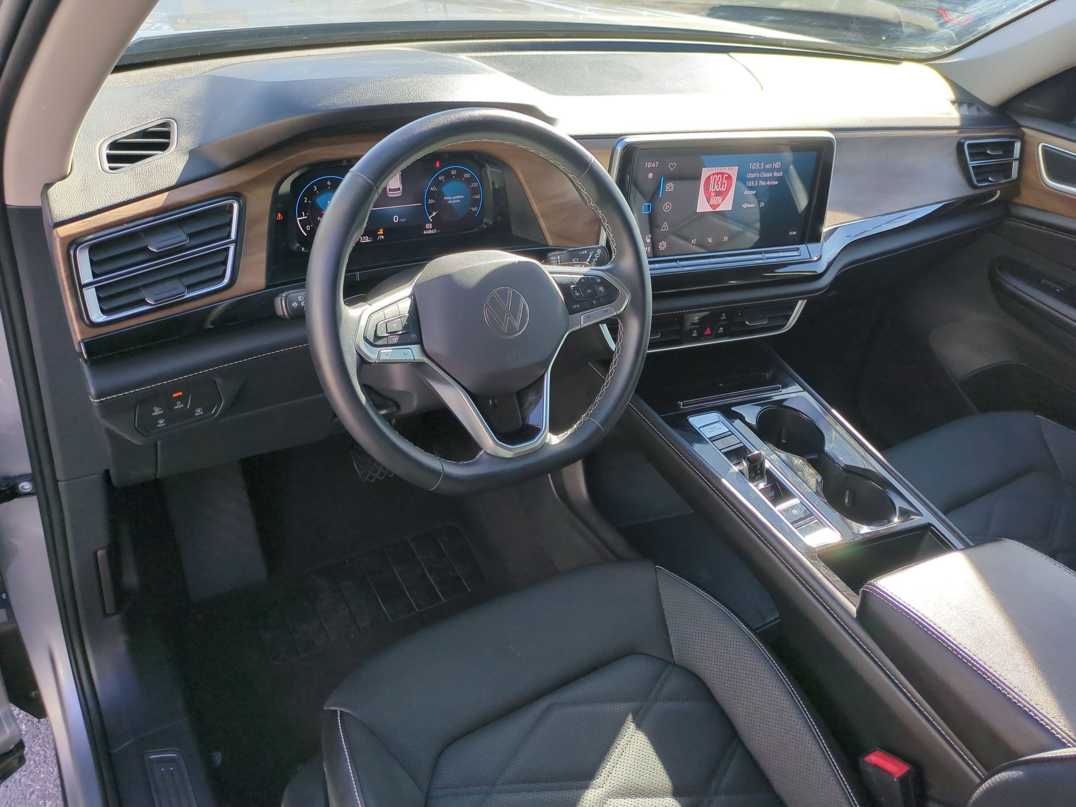 Used 2024 Volkswagen Atlas SE image 15