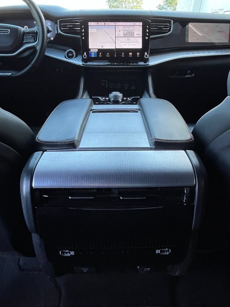 Certified 2022 Jeep Grand Wagoneer Series III w/ Rear Seat Video Group 1 AWD/4WD image 28