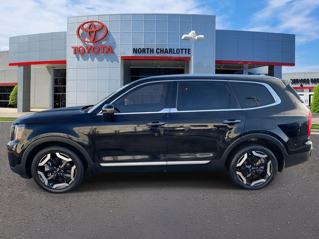 Used 2023 Kia Telluride S w/ S Sunroof Package image 6