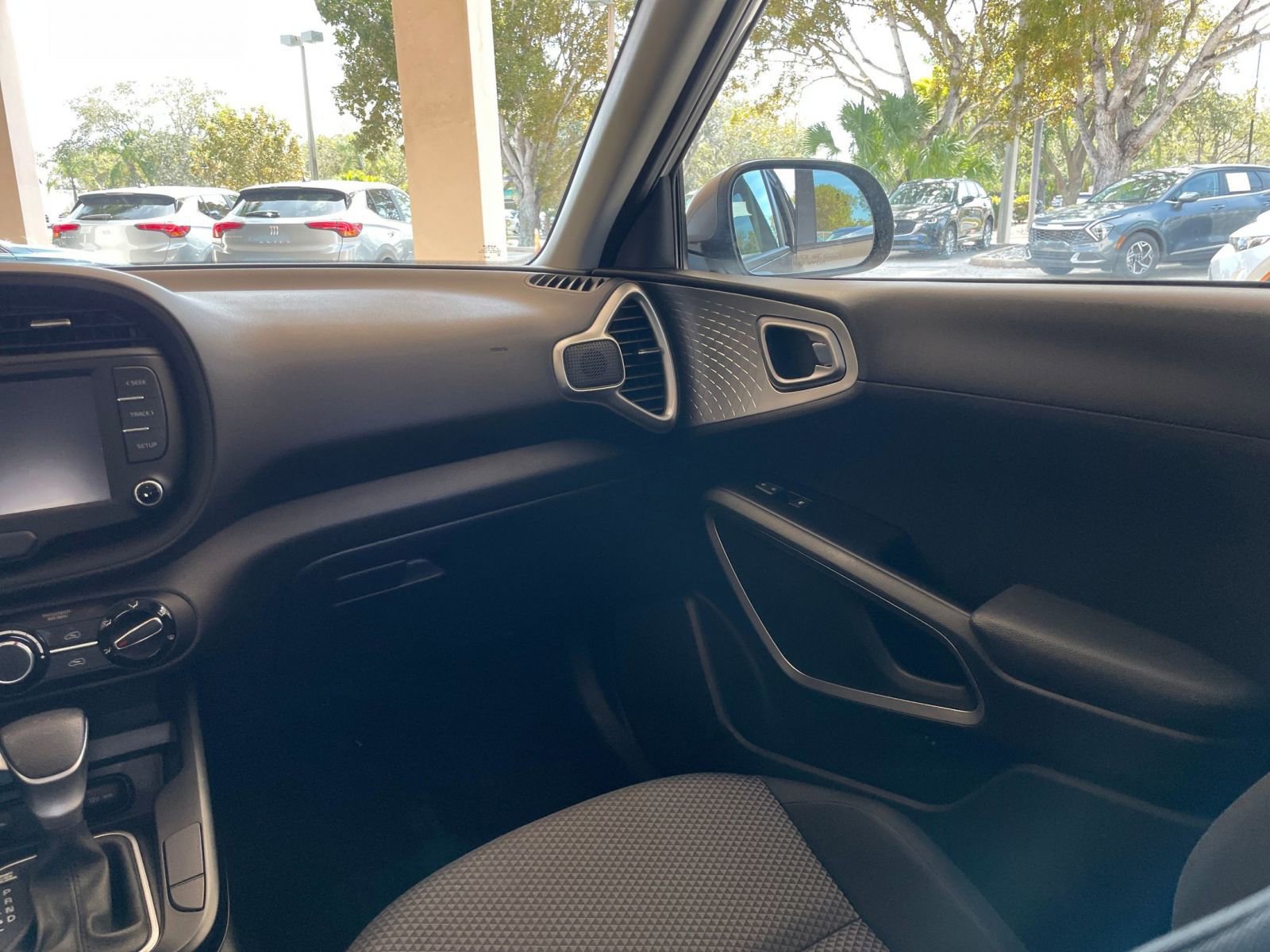 Used 2025 Kia Soul LX w/ LX Technology Package image 30