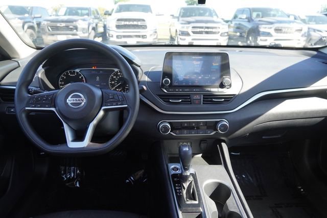 Used 2022 Nissan Altima 2.5 SV image 14