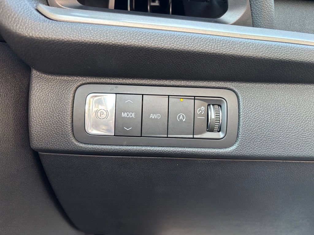 Used 2026 Chevrolet Traverse LT AWD/4WD image 33