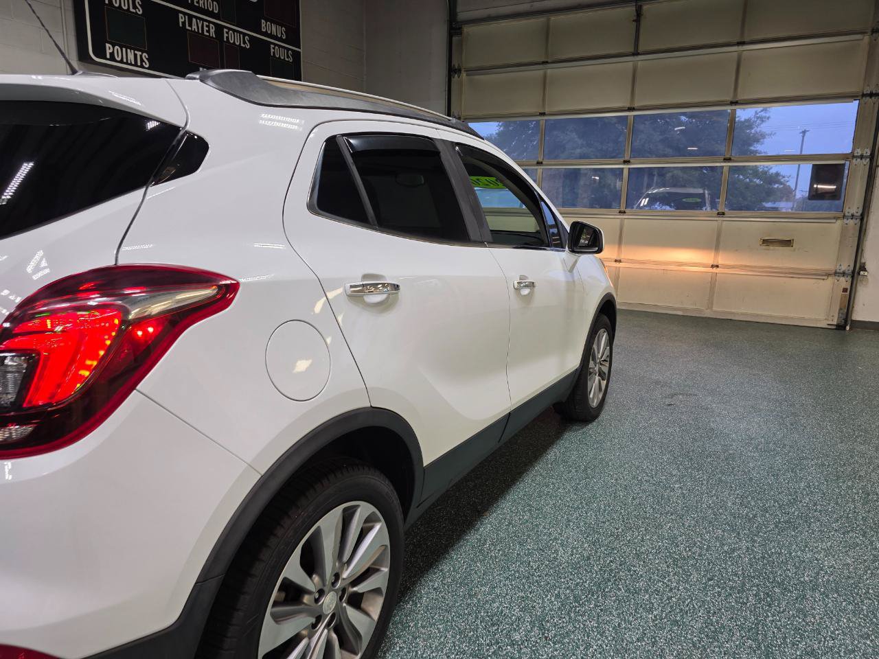Used 2020 Buick Encore Preferred AWD/4WD image 7