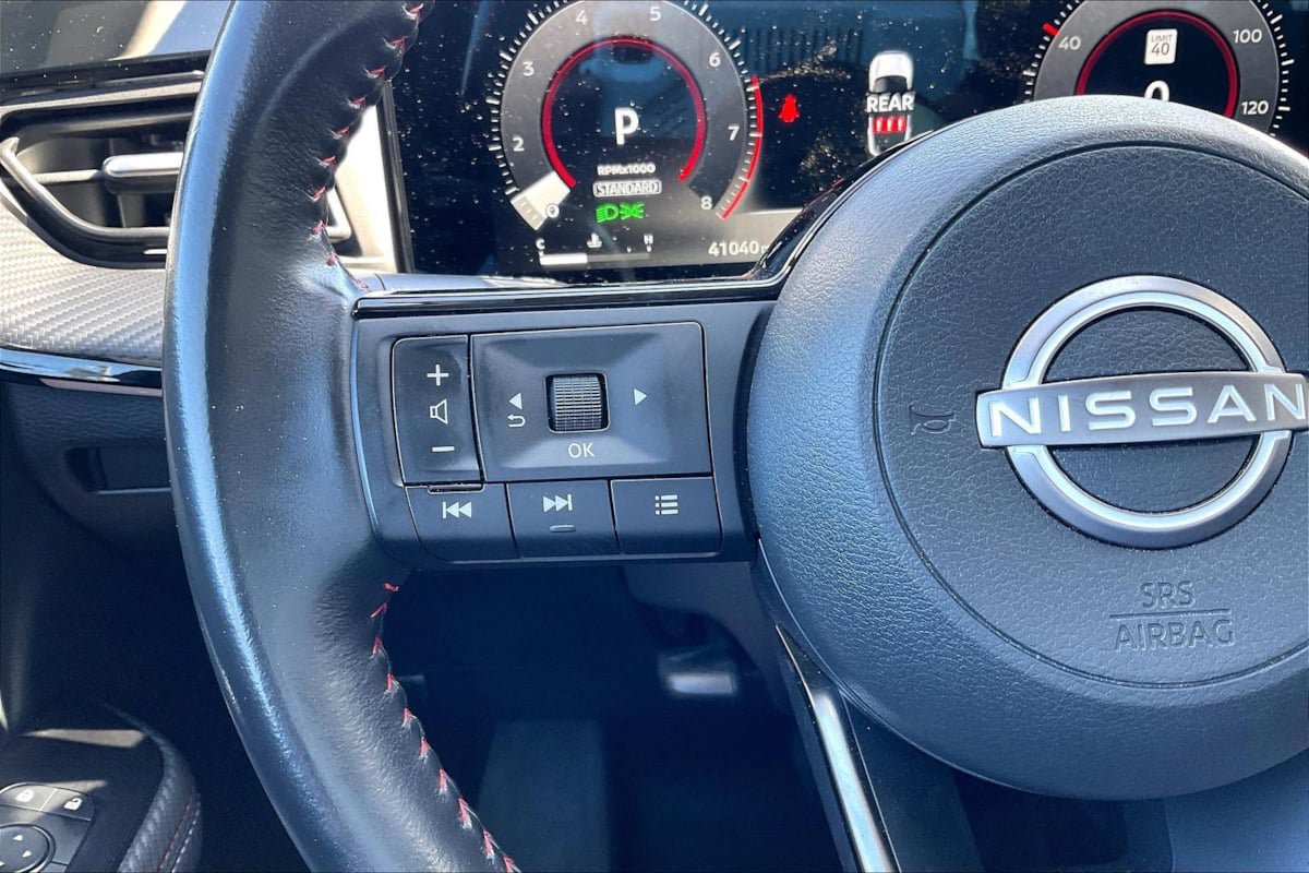Used 2025 Nissan Kicks SR FWD image 18