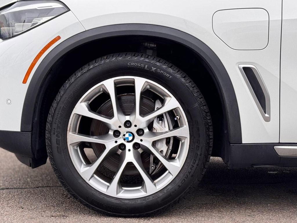 Used 2021 BMW X5 xDrive45e w/ Premium Package 3 image 11