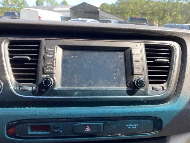 Used 2017 Kia Sedona LX w/ LX Essentials Premium Package image 14