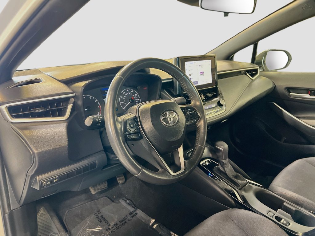 Used 2024 Toyota Corolla SE w/ SE Convenience Package FWD image 9