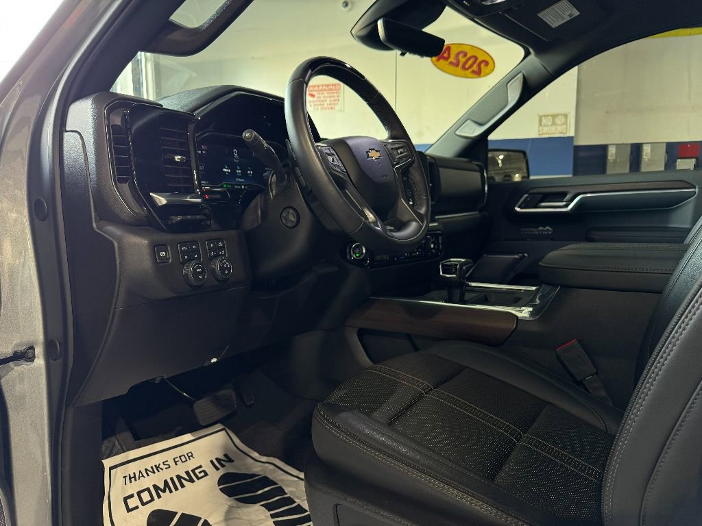 Used 2024 Chevrolet Silverado 1500 High Country w/ Technology Package image 12