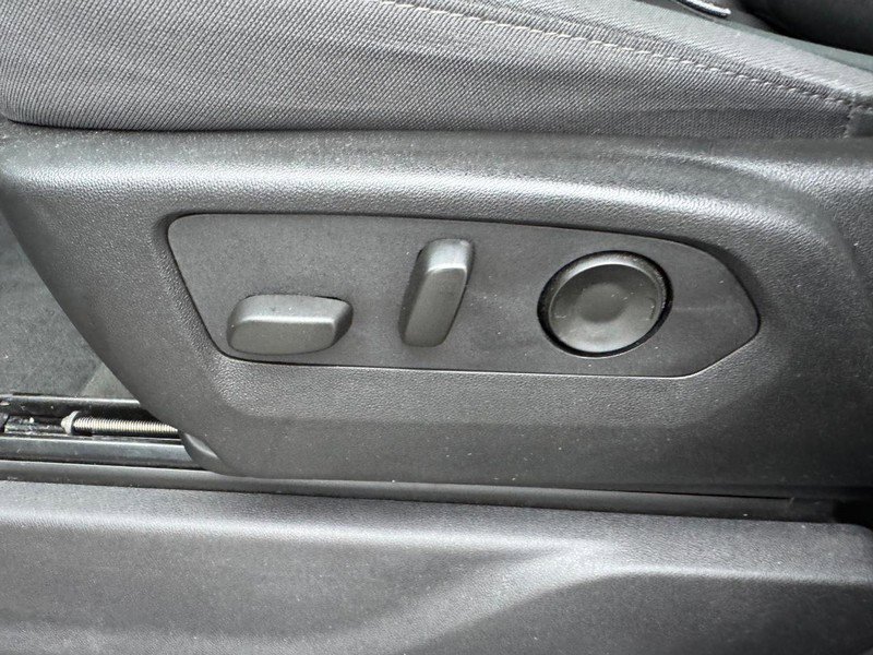 Certified 2024 Chevrolet Silverado 2500 Custom w/ Custom Value Package image 15