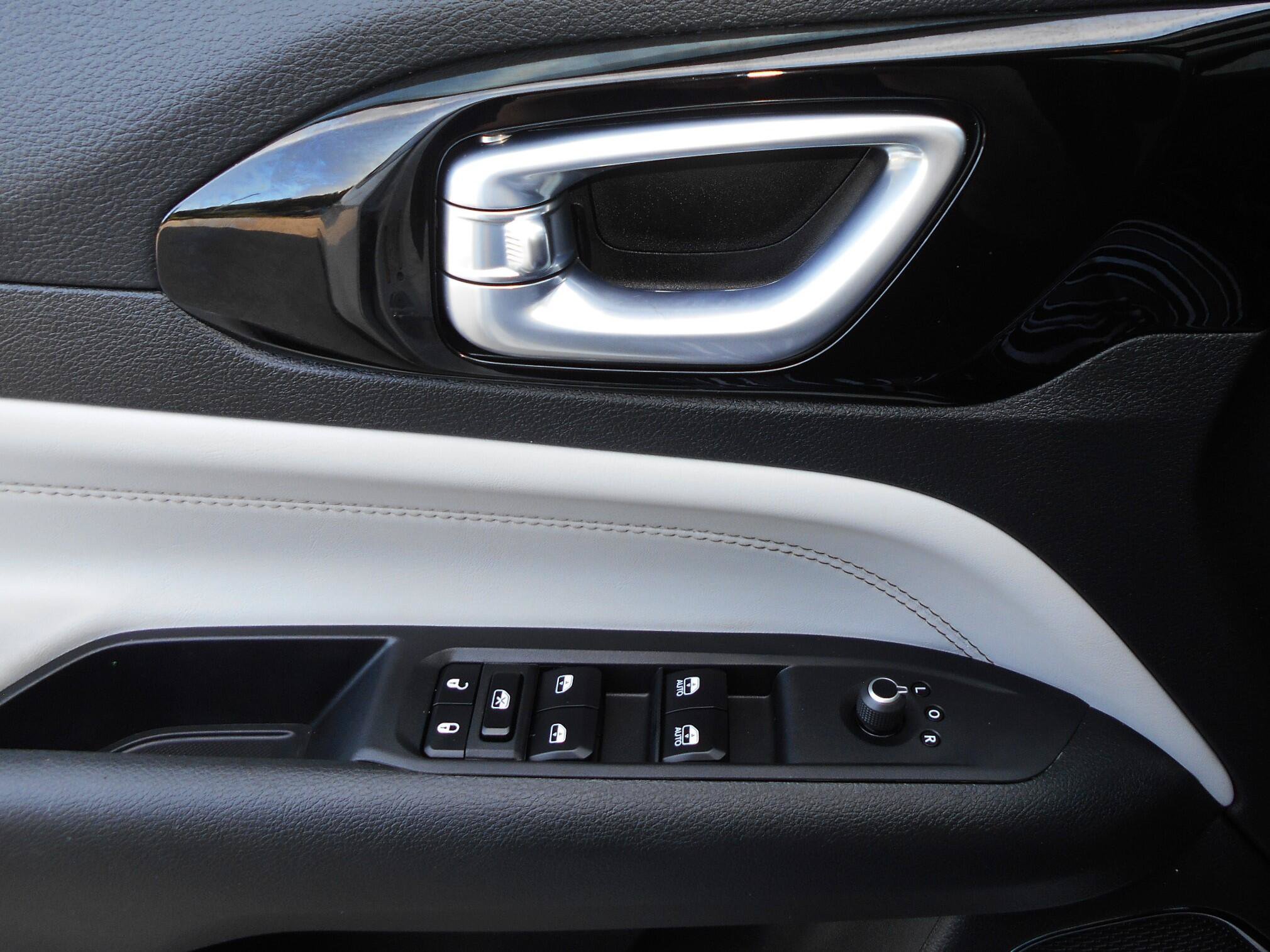 Certified 2023 Jeep Compass Limited AWD/4WD image 13