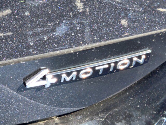 Used 2025 Volkswagen Tiguan SE R-Line AWD/4WD image 33