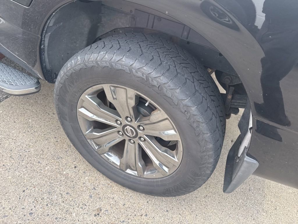Used 2017 Nissan Titan SV AWD/4WD image 8