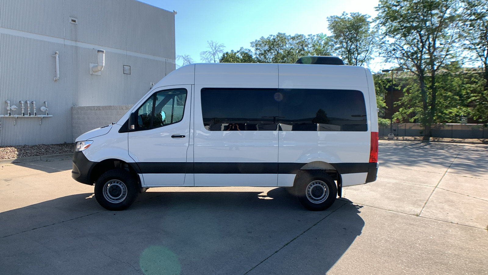 Used 2021 Mercedes-Benz Sprinter 2500 image 2