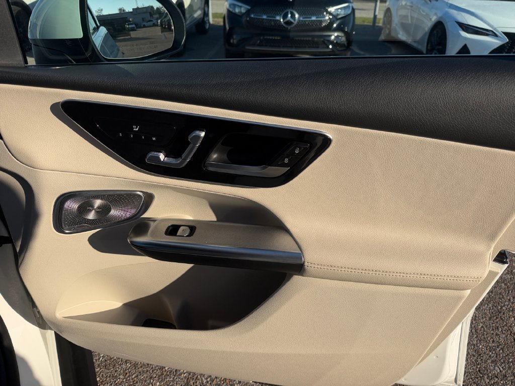 Certified 2025 Mercedes-Benz GLC 300 image 23