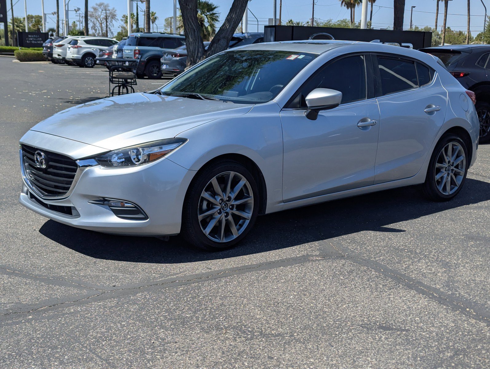 Used 2018 MAZDA MAZDA3 Touring FWD image 5