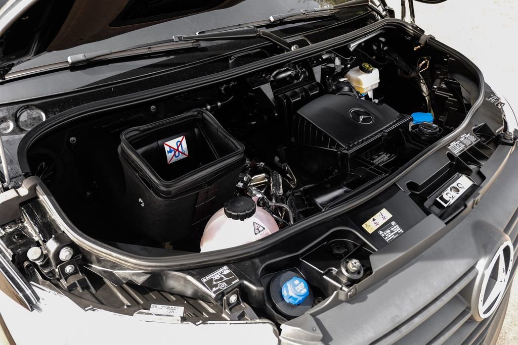 Used 2025 Mercedes-Benz Sprinter 2500 w/ Dashboard Charging Package image 50