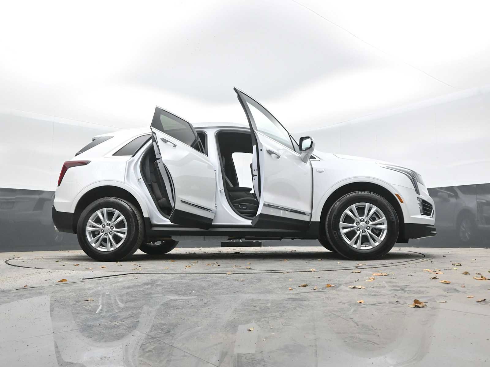 Used 2025 Cadillac XT5 Luxury w/ LPO, Floor Liner Package image 60