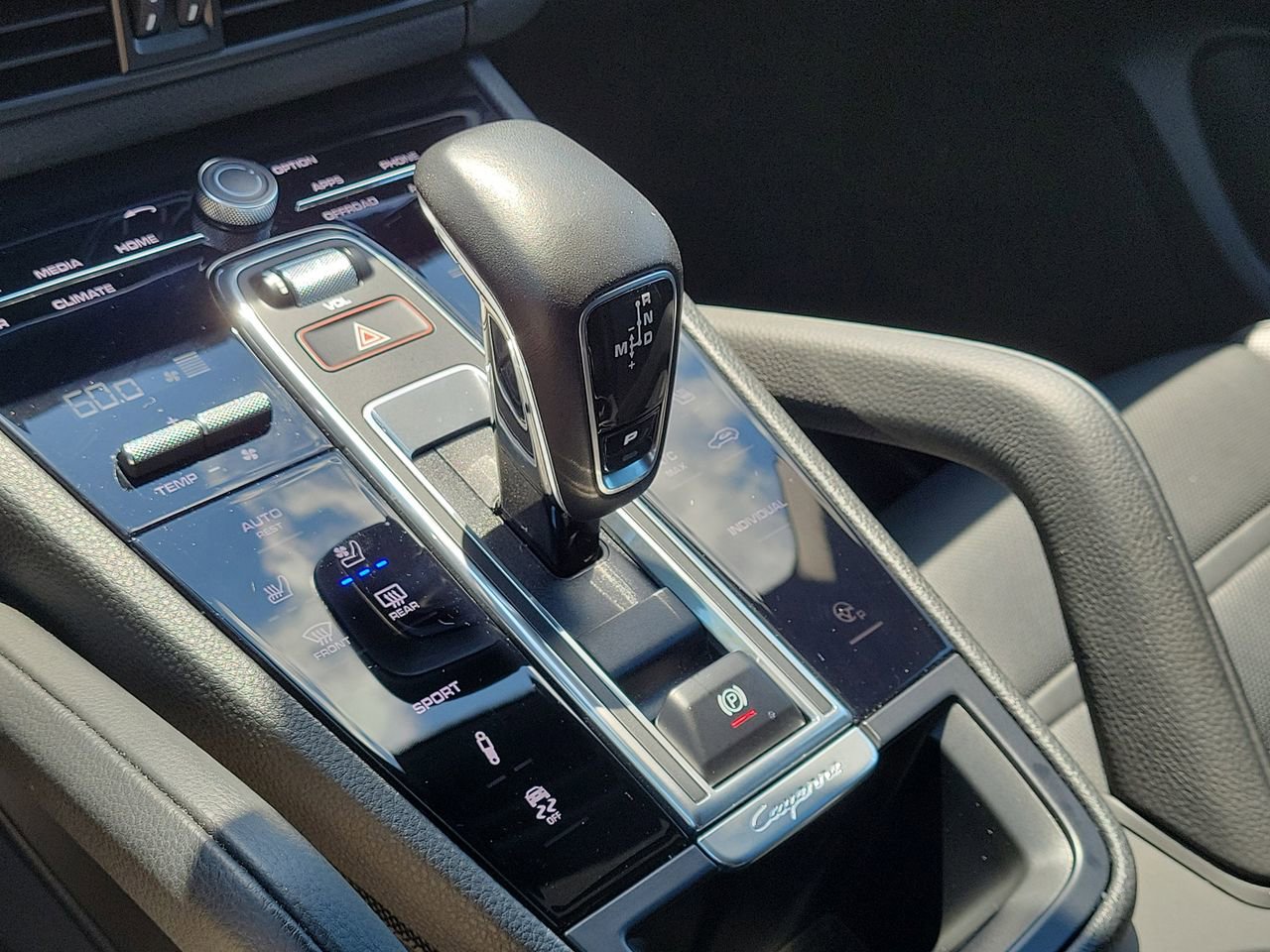 Used 2021 Porsche Cayenne S image 31