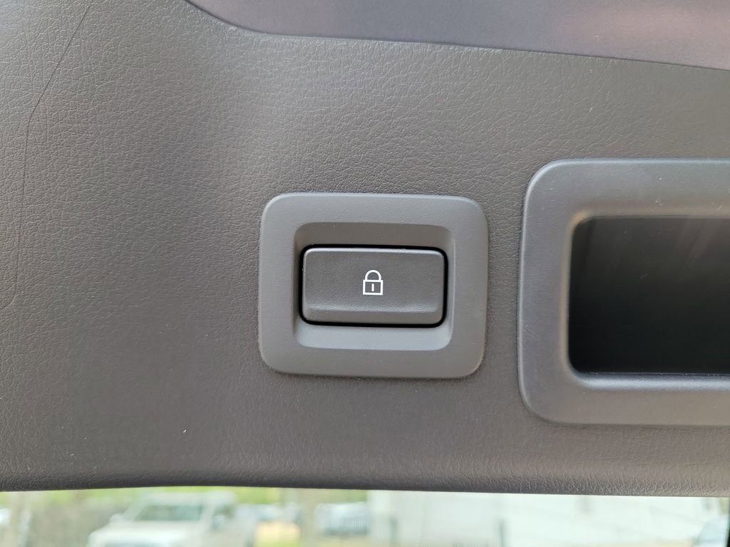 New 2026 MAZDA MAZDA3 Hatchback w/Premium Plus Pkg image 11