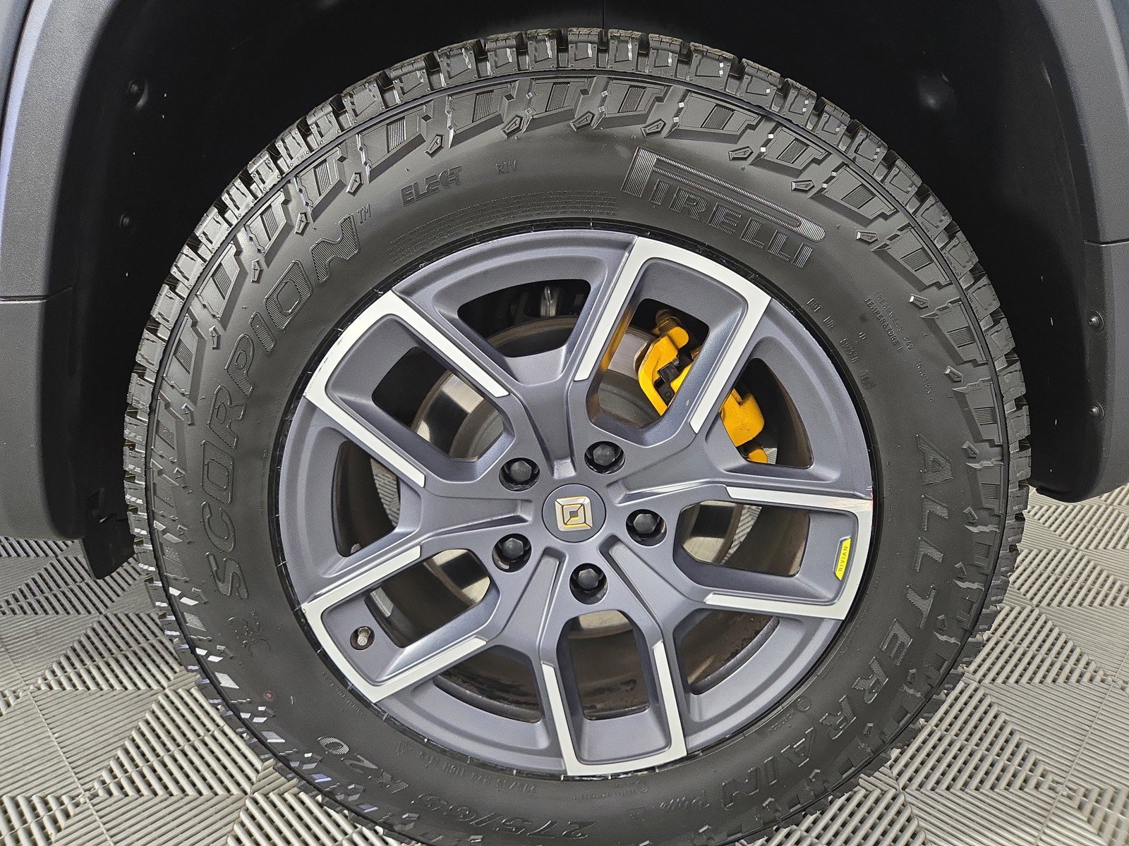 Used 2022 Rivian R1T Launch Edition image 10