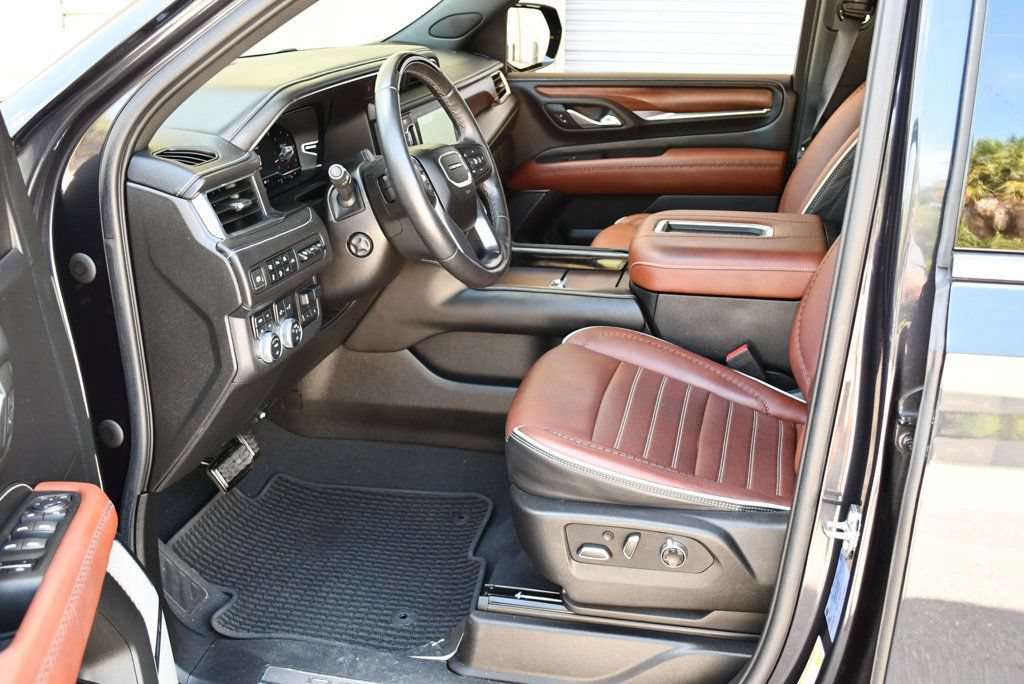 Used 2023 GMC Yukon Denali Ultimate AWD/4WD image 14