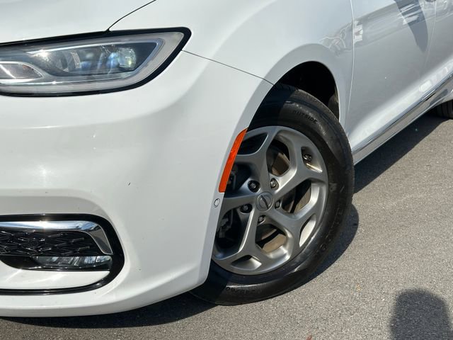 Used 2023 Chrysler Pacifica Limited image 10