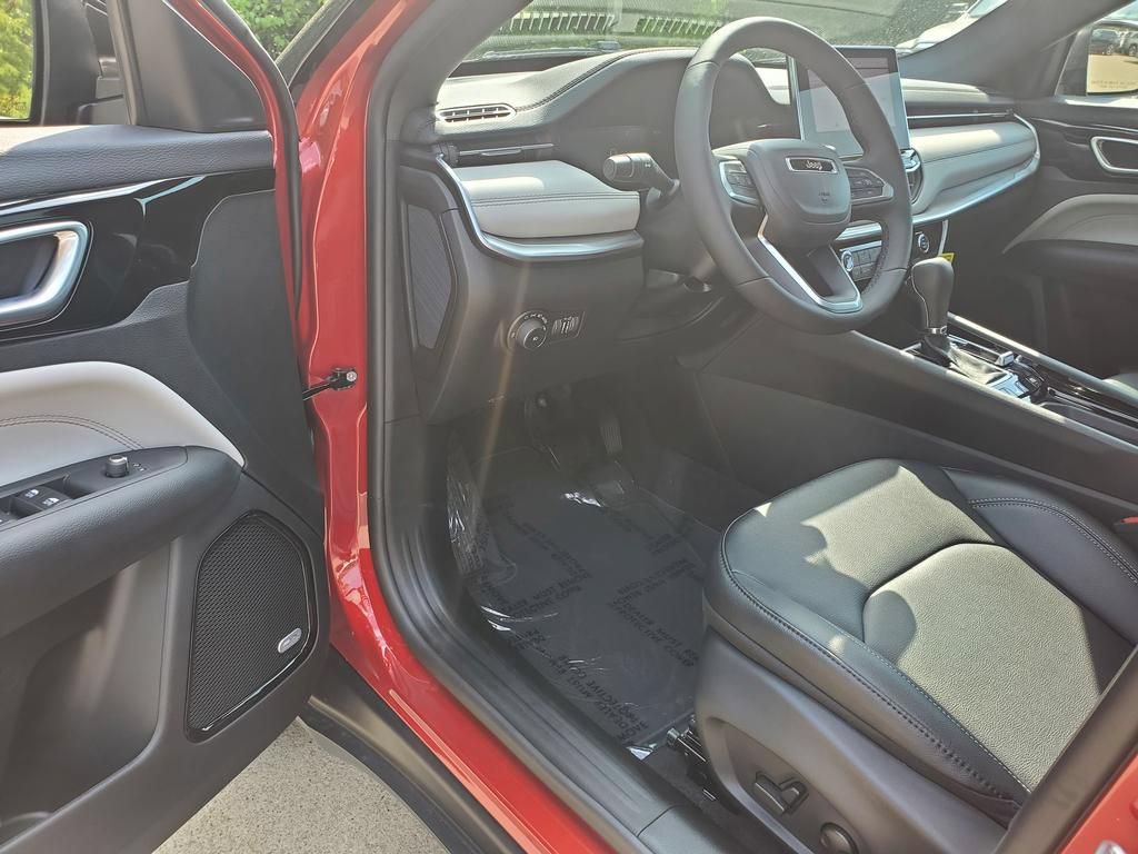 New 2026 Jeep Compass Limited w/ Sun, Sound & Navigation Group AWD/4WD image 6