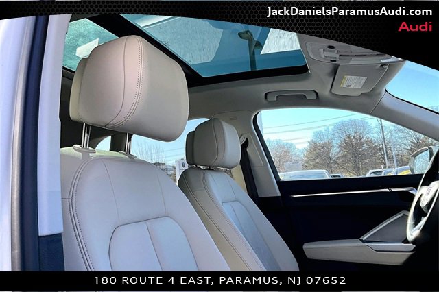 Used 2023 Audi Q3 2.0T Premium w/ Convenience Package image 7