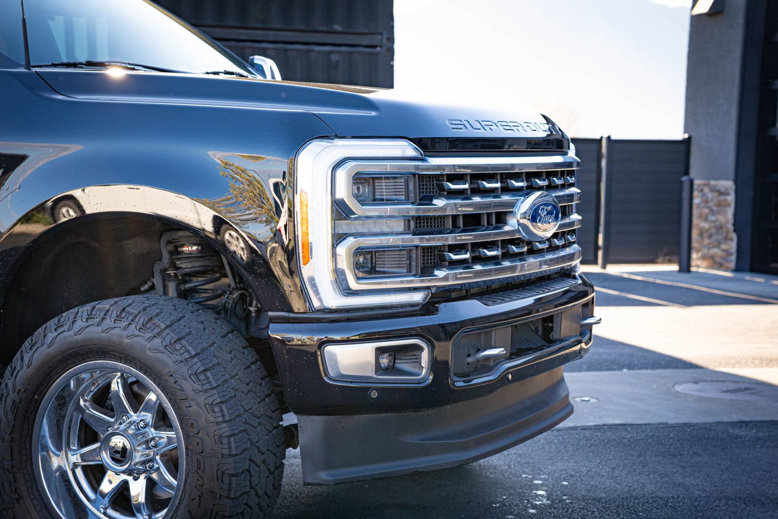 Used 2023 Ford F350 Platinum AWD/4WD image 3